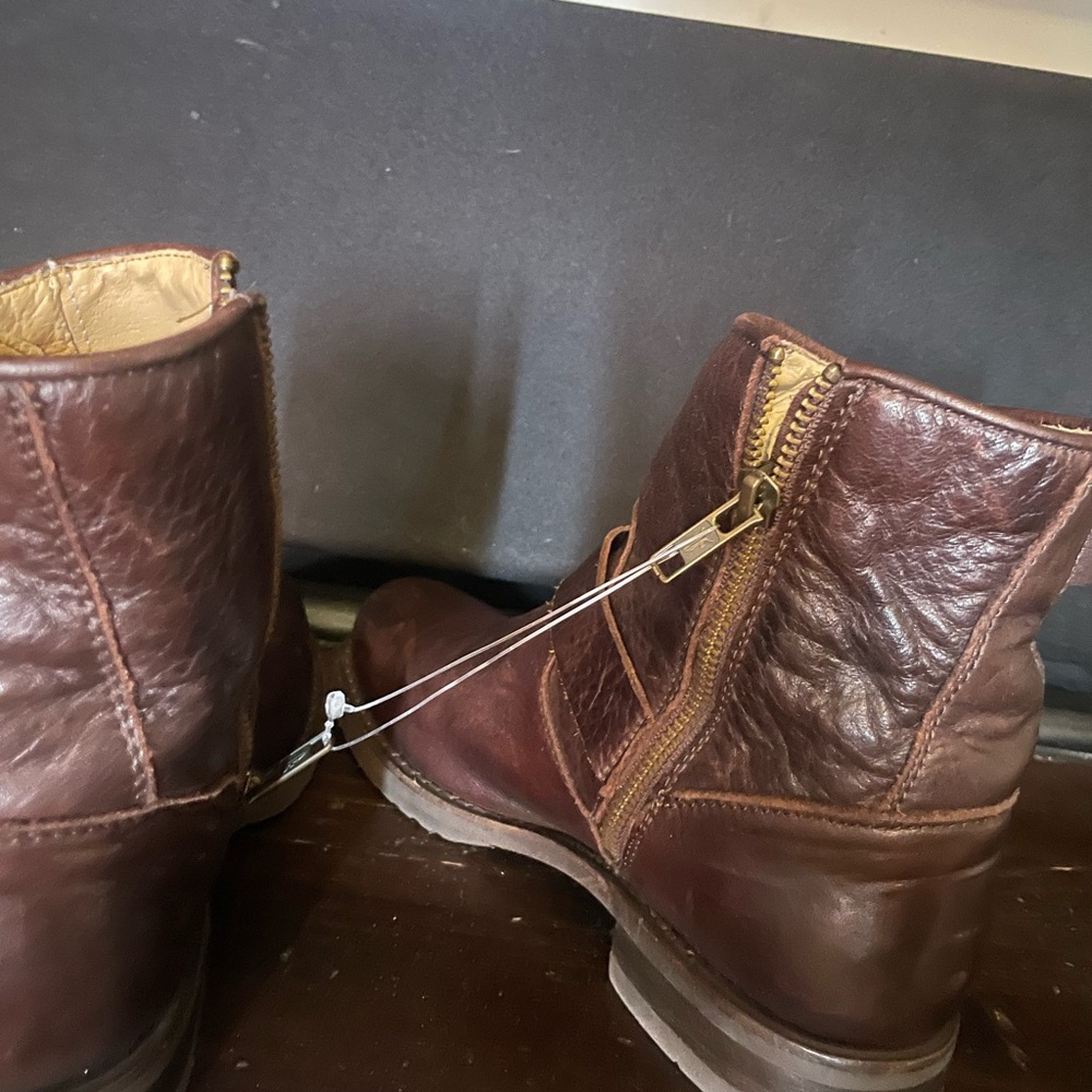 FRYE boots - Picture 3 of 4